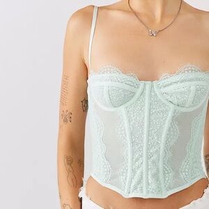 UO Corset 💚